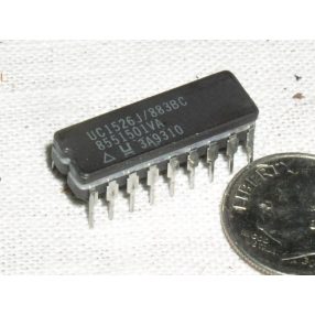 SG1526J CDIP18 -40+125°/UC1526AJ/