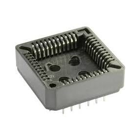 PLCC32 FOGLALAT FURATBA SZERELHETŐ